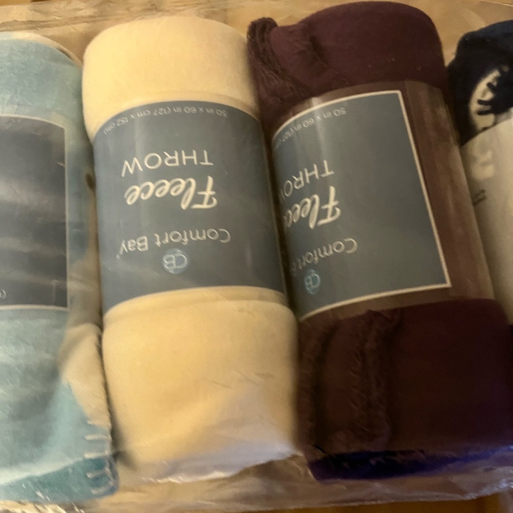 Fleece Throw - Picture 3 of 13